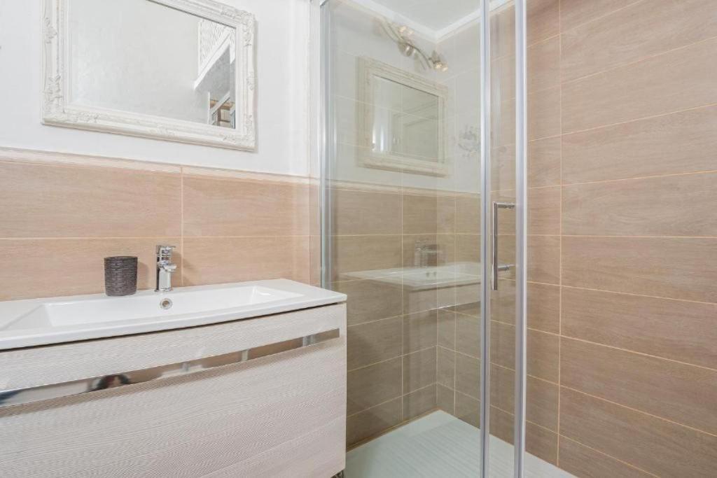 Bellissimo Appartamento Con Veranda Privata Al Centro Di Порто-Ротондо Экстерьер фото