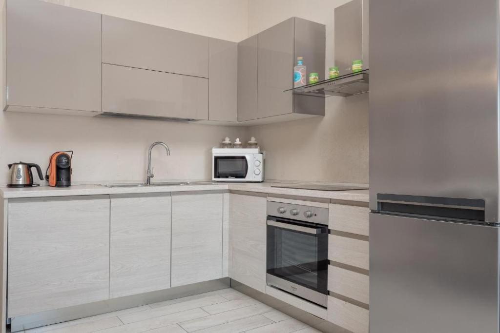 Bellissimo Appartamento Con Veranda Privata Al Centro Di Порто-Ротондо Экстерьер фото